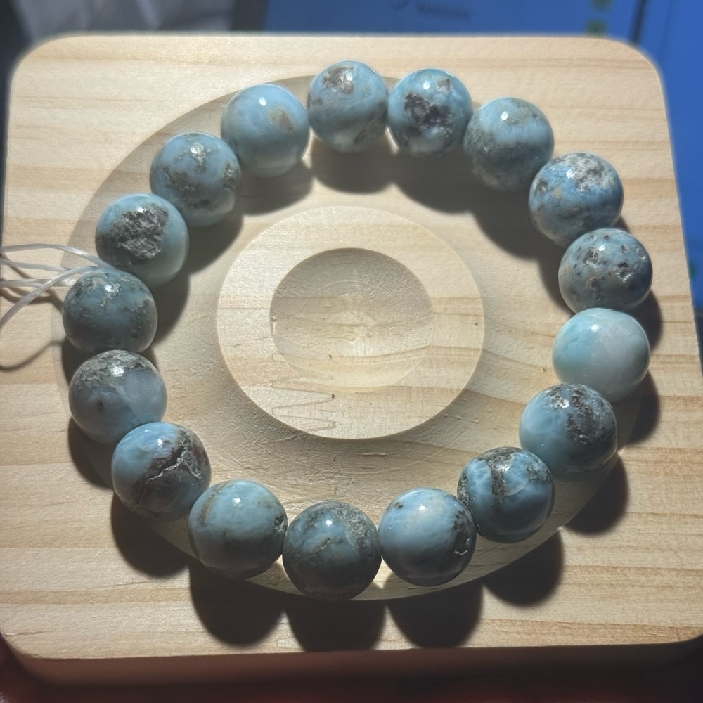Island Larimar Beaded Bracelet - Picture 5 of 6